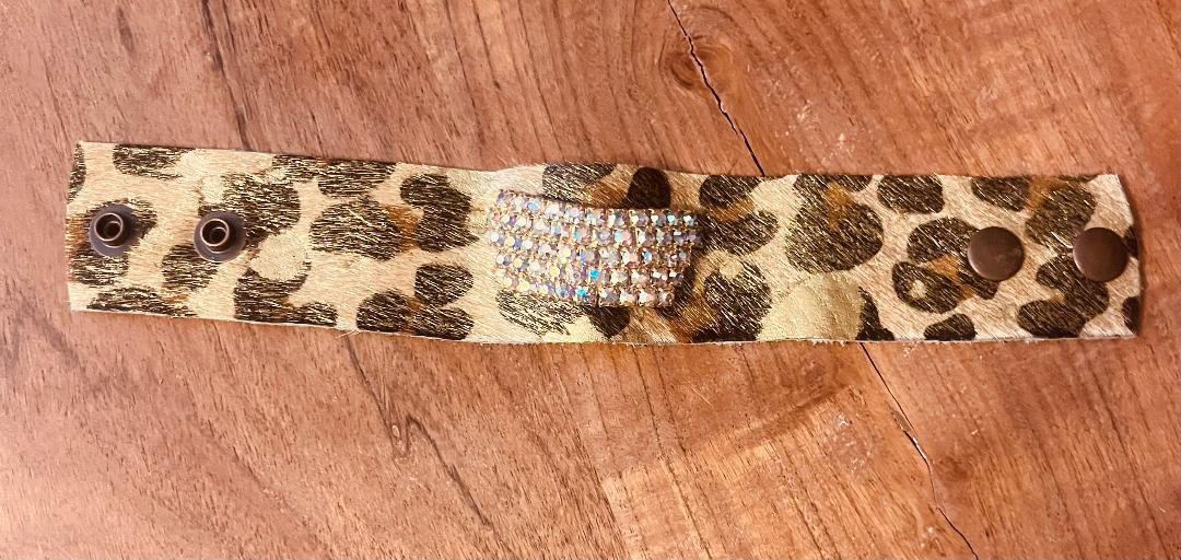 Pretty Vintage Brooch Bracelet